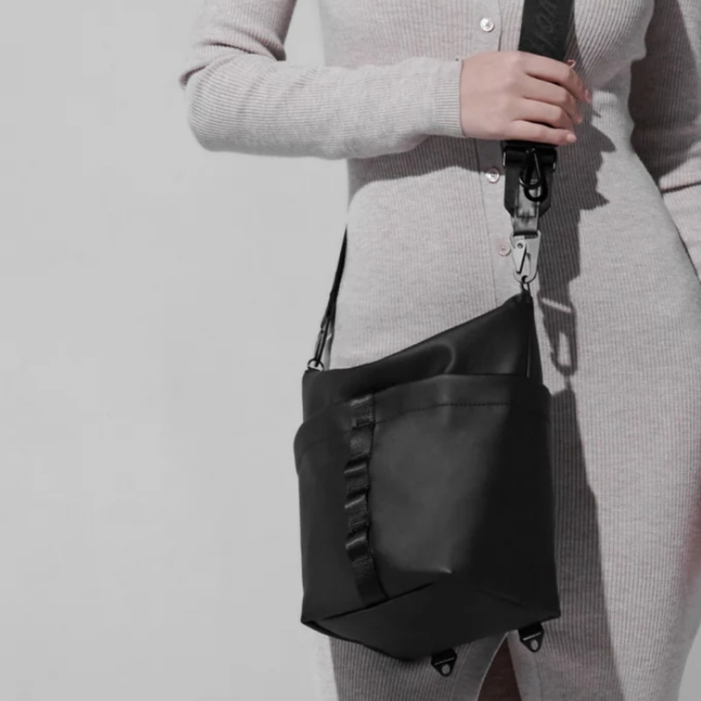 Lambwolf Collective Vegan Leather Convertible Dog Walker Bucket Bag Backpack - Picture 2 of 13